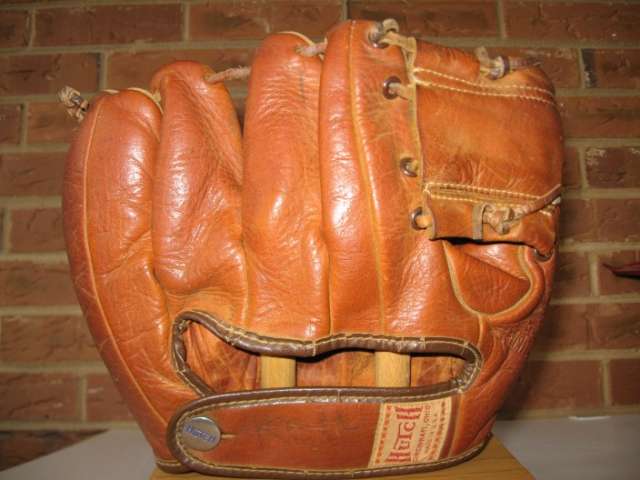 Bill Gardner Hutch 30 Back